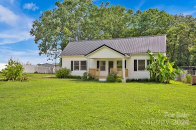 211 Dellinger Rd, Shelby, NC 28152 - photo 2