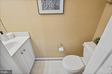 13190 Dashco Way, Herndon, VA 20171 - photo 6