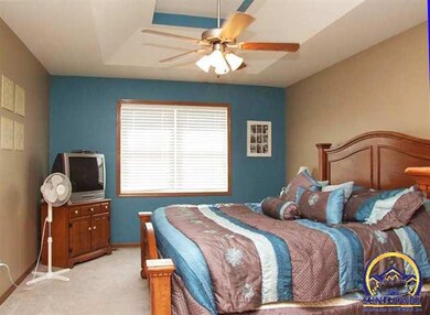 4713 SW Misty Harbor Dr, Topeka, KS 66610 - photo 7