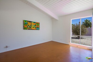 555 E Glen Cir N, Palm Springs, CA 92262 - photo 6
