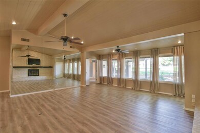 3910 Fairway Dr, Granbury, TX 76049 - photo 3