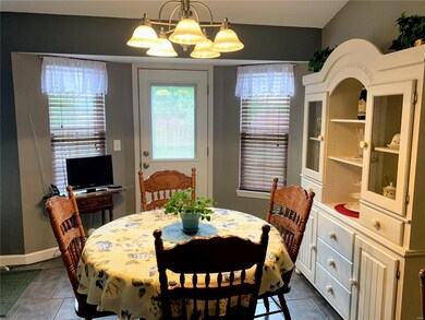 1912 Wellington Ln, Maryville, IL 62062 - photo 7