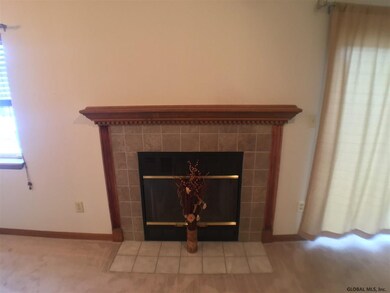 703 Cambridge Manor Dr, Schenectady, NY 12302 - photo 4