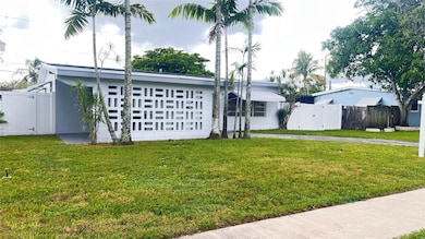 6540 SW 4th St, Pembroke Pines, FL 33023 - photo 2