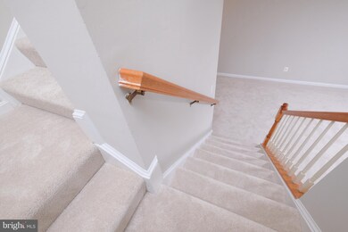 2497 Angeline Dr unit 102, Herndon, VA 20171 - photo 5