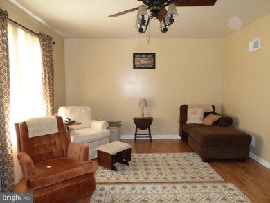 28 Quinter Ln, Temple, PA 19560 - photo 7