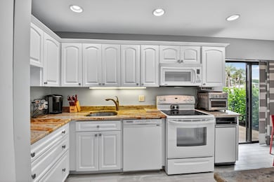 8 Stratford Dr E unit C, Boynton Beach, FL 33436 - photo 5