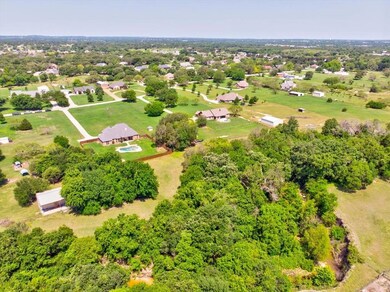 551 Highland Rd, Springtown, TX 76082 - photo 4