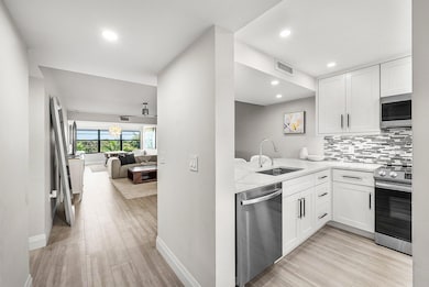 6061 Balboa Cir unit 403, Boca Raton, FL 33433 - photo 4