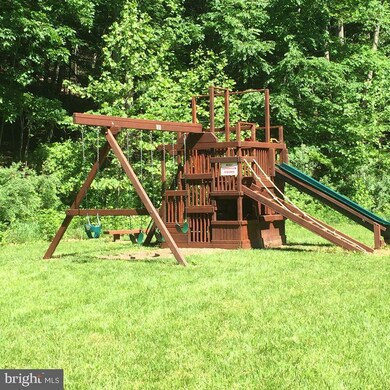 605 Mountainside Rd, Berkeley Springs, WV 25411 - photo 6