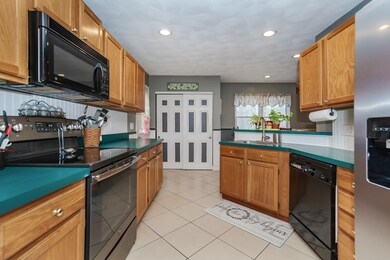 212 Acropolis Rd, Lowell, MA 01854 - photo 5
