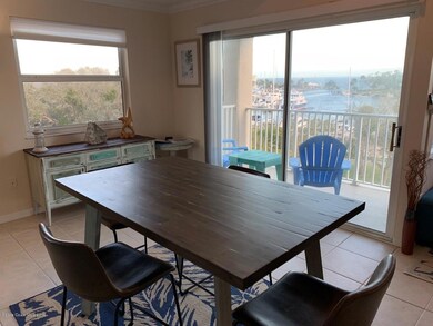 Dining1