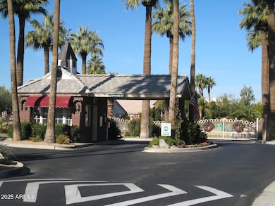 Litchfield Greens Entrance