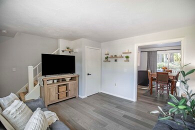 10 Woodburn Dr unit C, Litchfield, NH 03052 - photo 6