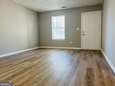 105 Granite St unit B, Hogansville, GA 30230 - photo 4