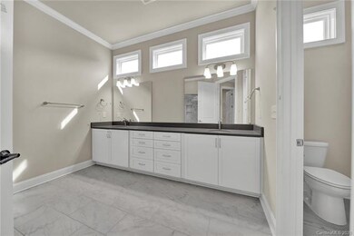 Standard Dual Vanity (optional extra cabinets draw