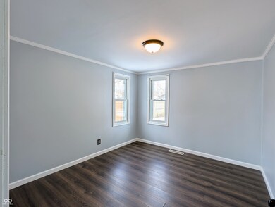 611 Della Rd, Columbus, IN 47203 - photo 7