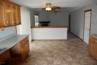 117 Kamp Dr, Mount Washington, KY 40047 - photo 3