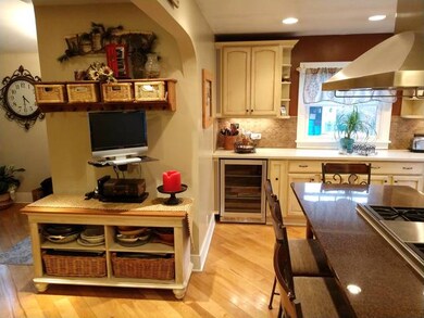 213 S Gladstone Ave, Aurora, IL 60506 - photo 6