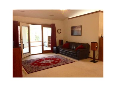 Family Room. Family/Great Room to 4 Seasons Rm
