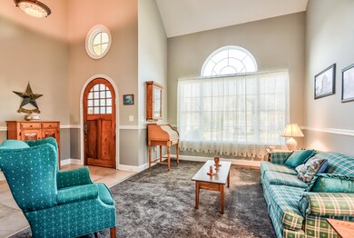 004_Living Room