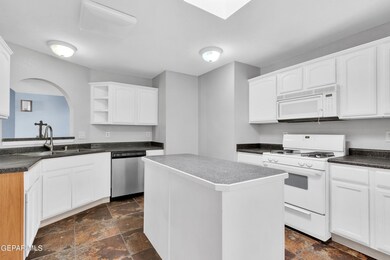 629 Paseo de Flor Cir, El Paso, TX 79928 - photo 7