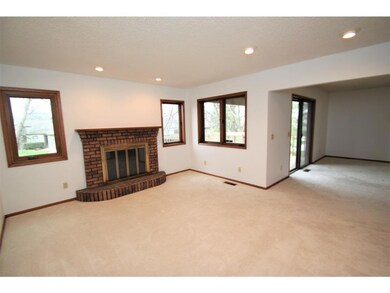 4932 W Park Dr unit F1, West Des Moines, IA 50266 - photo 2