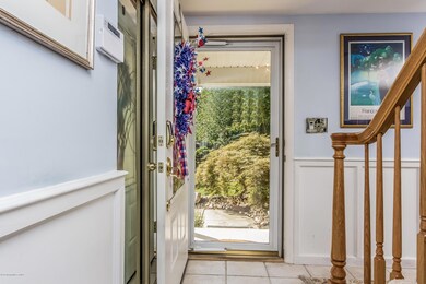 006-Foyer-1921207-large