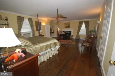 100 Wrights Run Dr, White Post, VA 22663 - photo 4