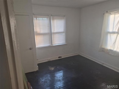 6211 Westerhoff Ave, Saint Louis, MO 63121 - photo 7