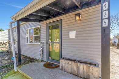 925 Blenheim Rd, Columbus, OH 43224 - photo 3