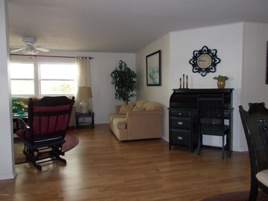 LARGE LIVING ROOM