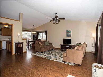 Vaulted Ceilings, Hardwood flooring