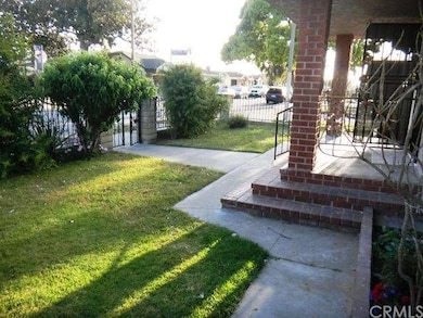 Front yard view from right side