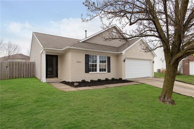 10154 Lothbury Cir, Fishers, IN 46037 - photo 2