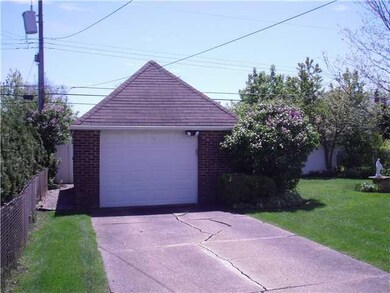 Parking Lot/Garage