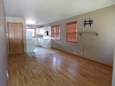 1109 E 3rd Ave, Mitchell, SD 57301 - photo 4