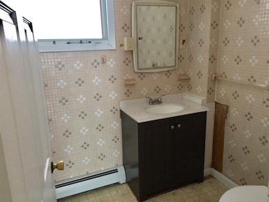 400 Cliff St unit 1, Saint Johnsbury, VT 05819 - photo 5