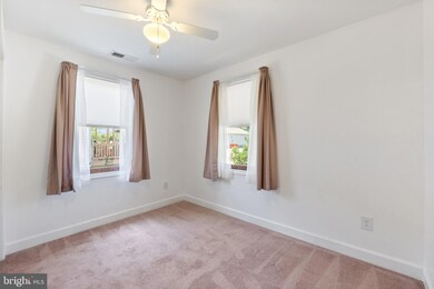 215 W 4th Ave, Ranson, WV 25438 - photo 7