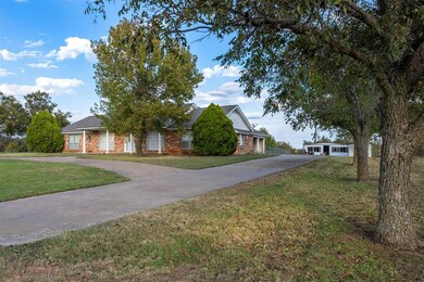 119 Moss Ln, Weatherford, TX 76088 - photo 3