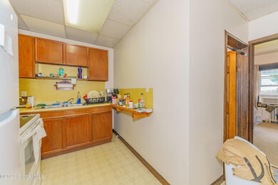 534 Hamilton St, Albany, NY 12203 - photo 7