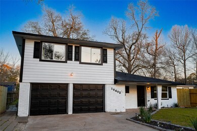 10402 Wicklowe St, Houston, TX 77016 - photo 3