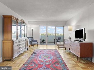 Town Square Towers unit 516, Washington, DC 20024 - photo 5