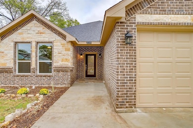 222 W Heard St, Cleburne, TX 76033 - photo 3