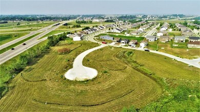 3165 Golden Gate Ct SW, Cedar Rapids, IA 52404 - photo 2