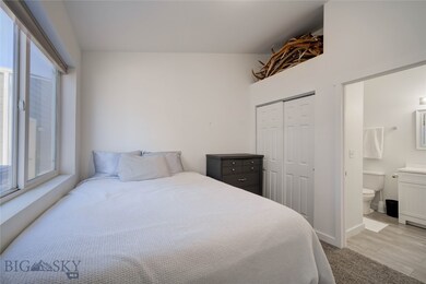 Main Bedroom w/ En Suite