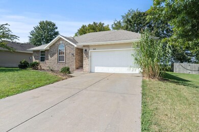 2-web-or-mls-209 N Carlisle Dr, Nixa, MO