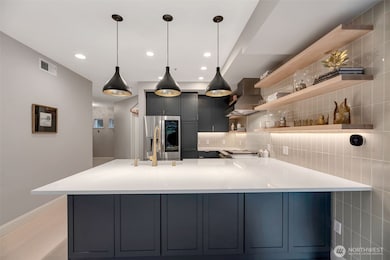 18707 SE Newport Way unit 212, Issaquah, WA 98027 - photo 4