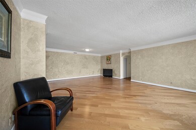 Oxford Condominium unit 1602, Houston, TX 77056 - photo 6