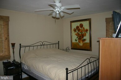 519 Meridian St, Falls Church, VA 22046 - photo 3